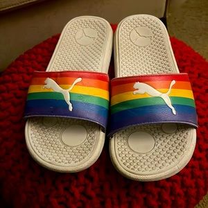 PUMA mens10 slides, gently used.